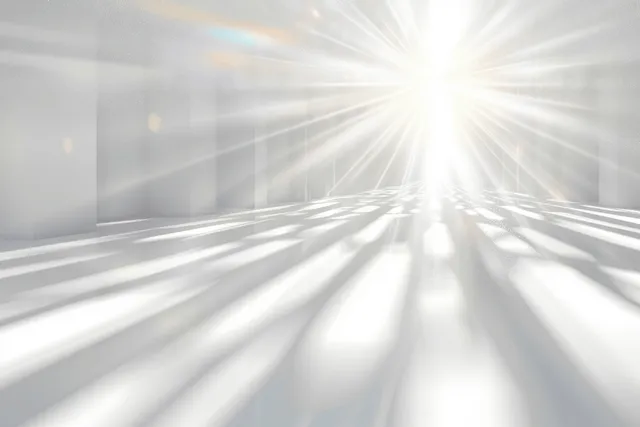 Rayos de luz blanca irradian desde un centro brillante hacia un suave fondo de túnel 3D.